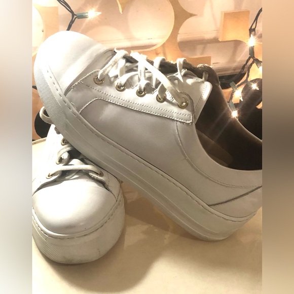 Women's White  stylish Platform Sneakers - Picture 5 of 7